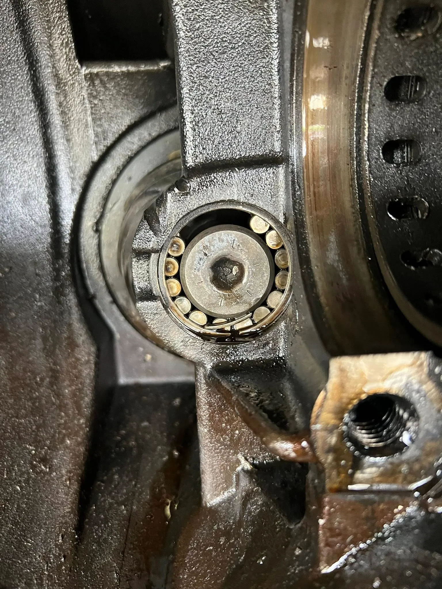 Roller bearing inspection during a driveline rebuild